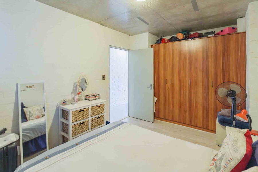 1 Bedroom Property for Sale in Woodstock Western Cape